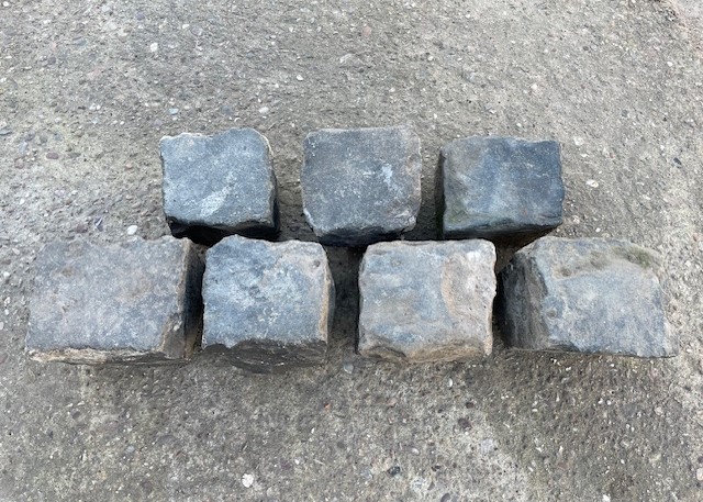 Reclaimed Granite 4inch Cubed Cobbles - (Dark)